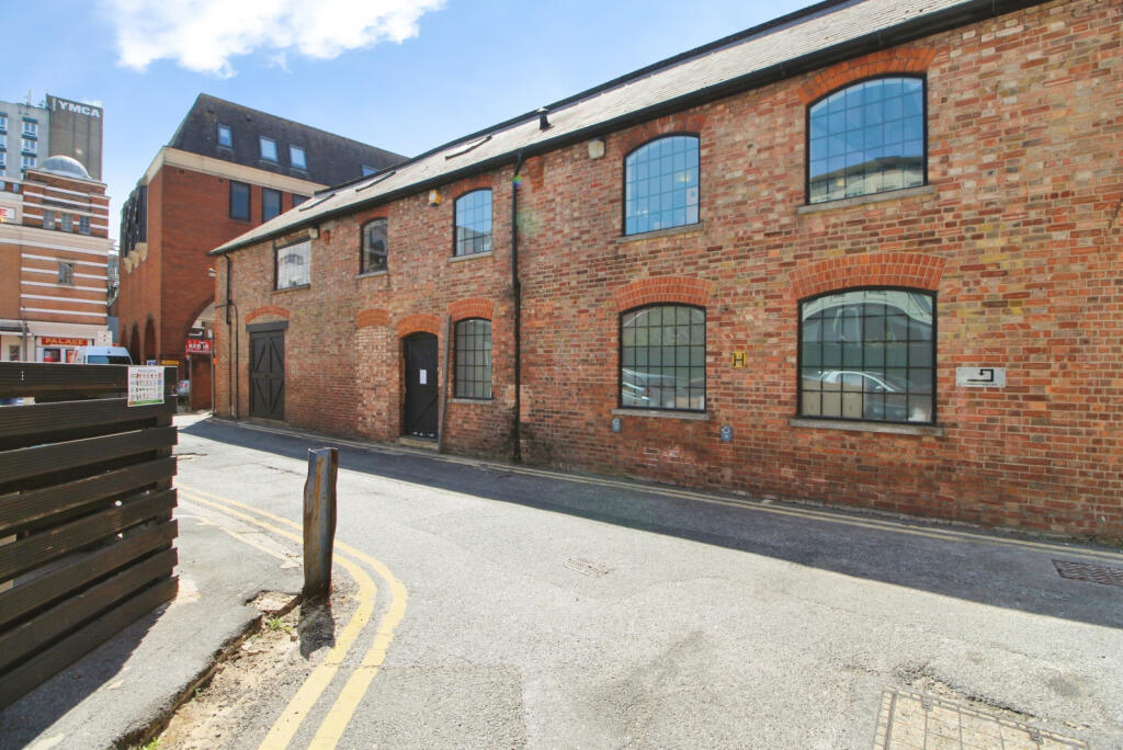 2 bed 1st Floor Flat for rent in Watford. From Sonia Estates - Harrow 2 bed 1st Floor Flat for rent in Watford. From Sonia Estates - Harrow