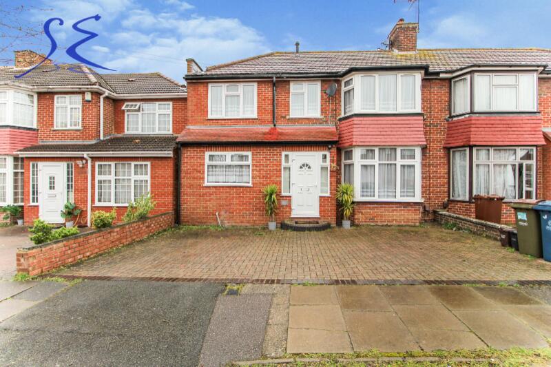 4 bed Semi Detached for rent in Stanmore. From Sonia Estates - Harrow 4 bed Semi Detached for rent in Stanmore. From Sonia Estates - Harrow