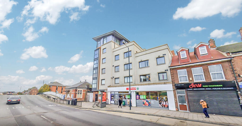 1 bed 1st Floor Flat for rent in Kenton. From Sonia Estates - Harrow