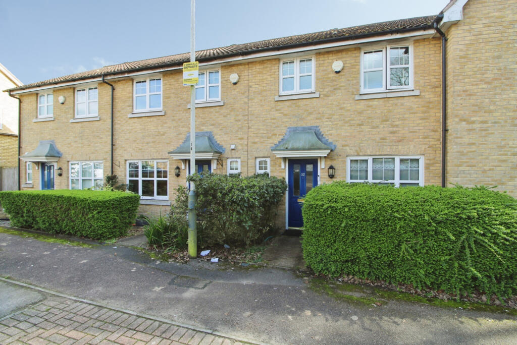 3 bed Mid Terraced House for rent in Pinner. From Sonia Estates - Harrow 3 bed Mid Terraced House for rent in Pinner. From Sonia Estates - Harrow