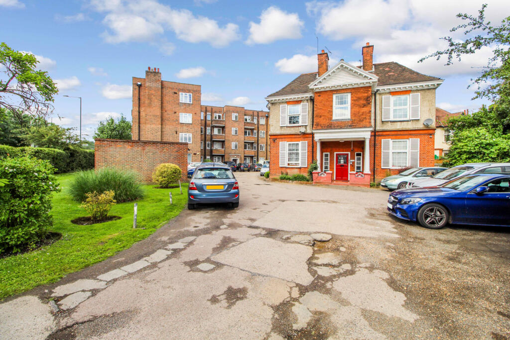 2 bed 1st Floor Flat for rent in Harrow. From Sonia Estates - Harrow