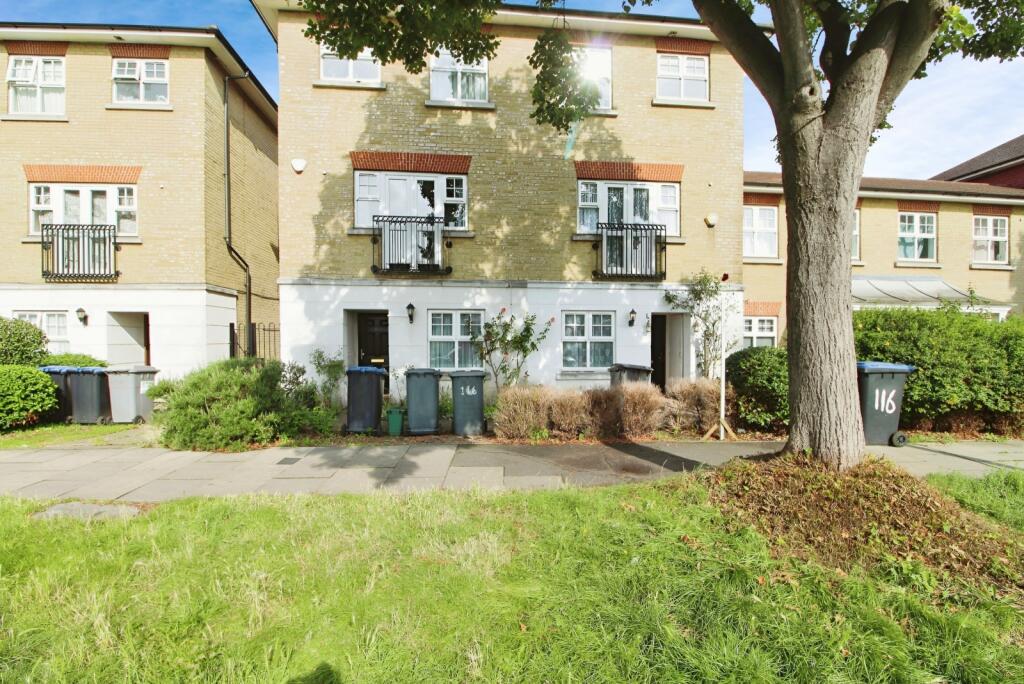 5 bed Town House for rent in London. From Sonia Estates - Harrow 5 bed Town House for rent in London. From Sonia Estates - Harrow