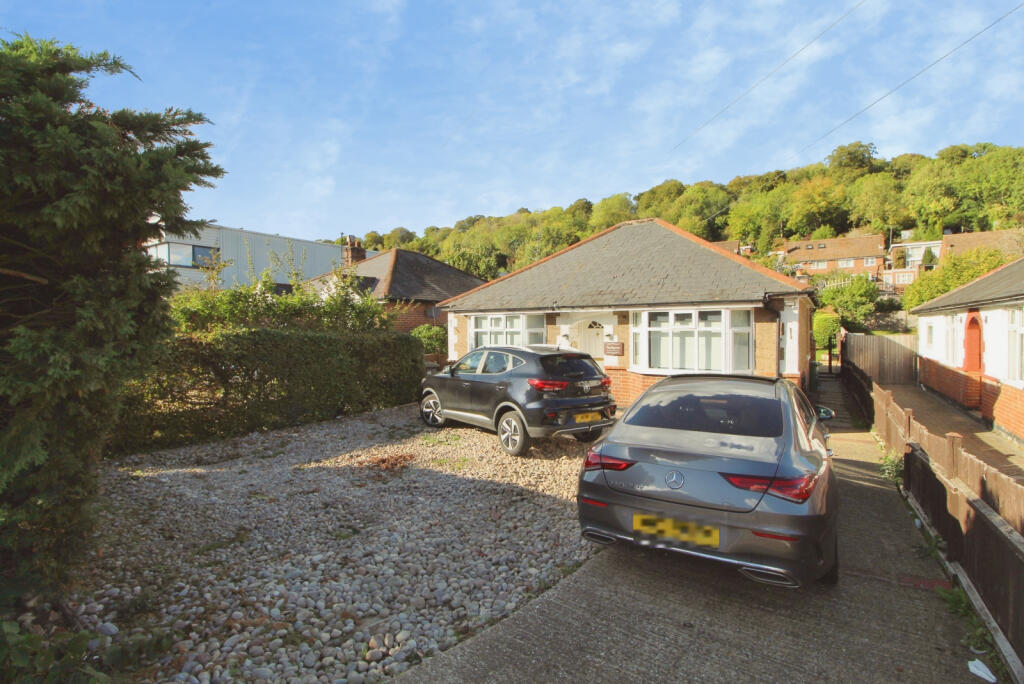 3 bed Detached bungalow for rent in High Wycombe. From Sonia Estates - Harrow
