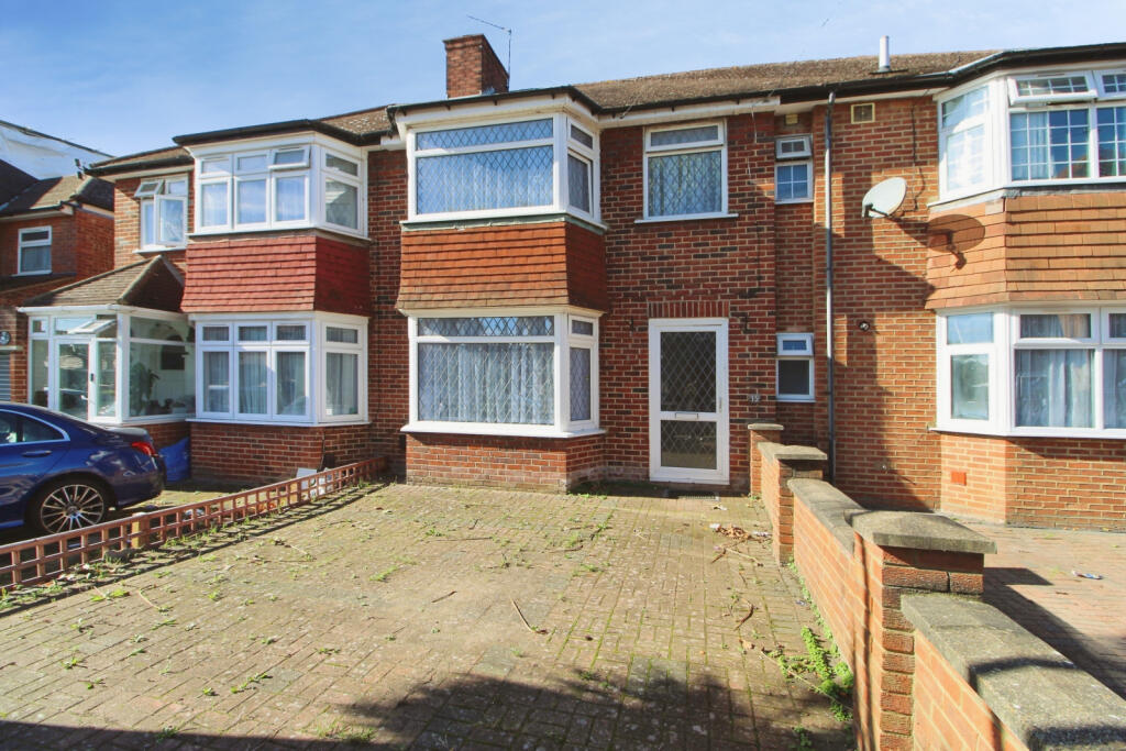 4 bed Mid Terraced House for rent in London. From Sonia Estates - Harrow 4 bed Mid Terraced House for rent in London. From Sonia Estates - Harrow