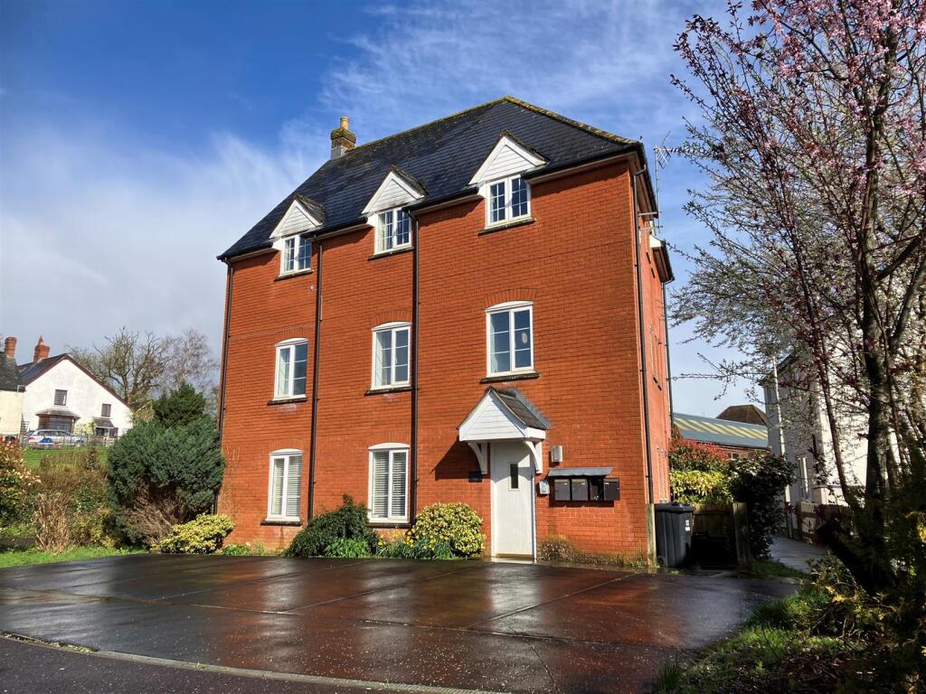 2 bed Apartment for rent in Cullompton. From Stags - Wellington