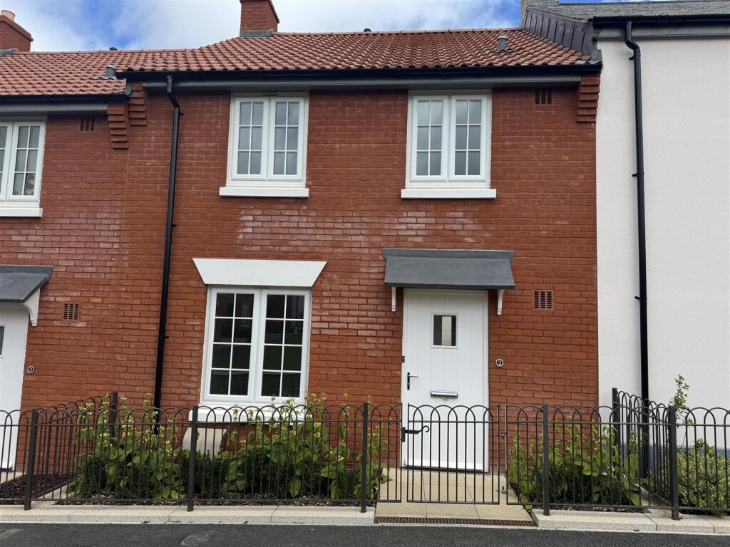 3 bed Mid Terraced House for rent in . From Stags - Wellington