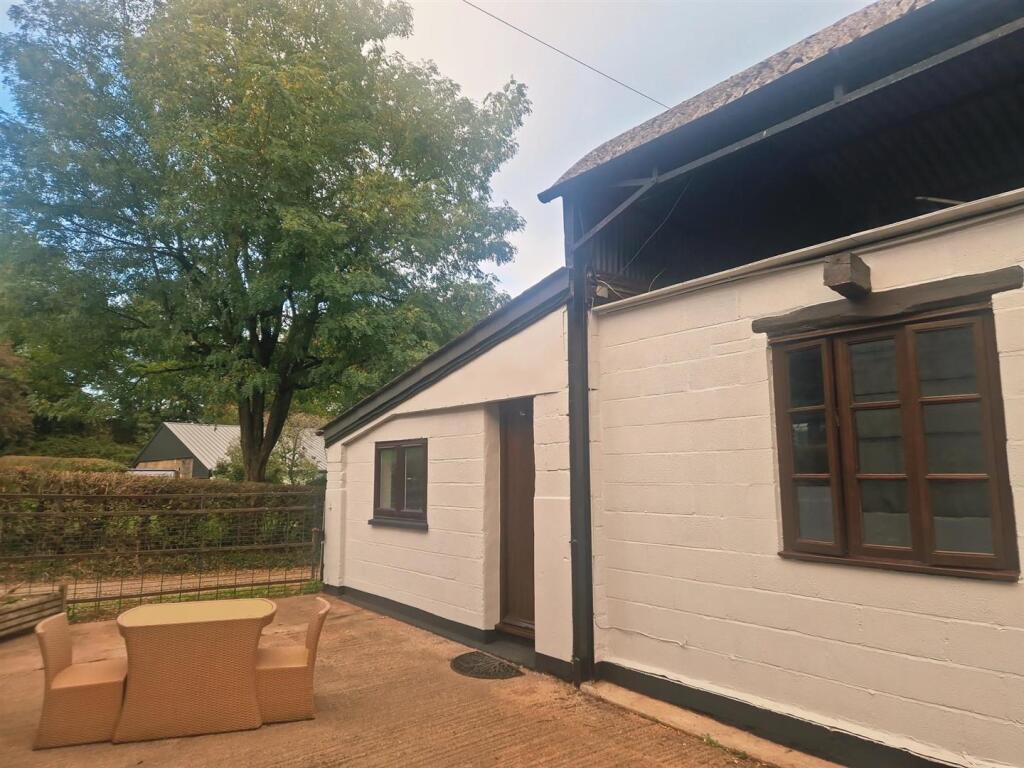 1 bed Mid Terraced House for rent in Fitzhead. From Stags - Wellington 1 bed Mid Terraced House for rent in Fitzhead. From Stags - Wellington