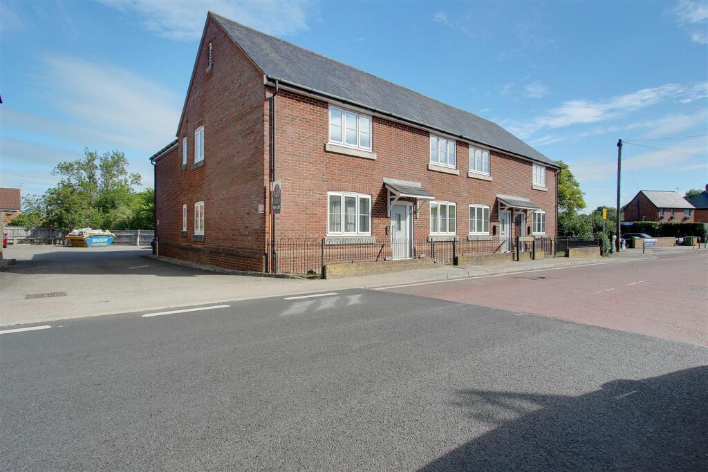 2 bed Apartment for rent in Pitstone. From Sterling Estate Agents - Tring 2 bed Apartment for rent in Pitstone. From Sterling Estate Agents - Tring