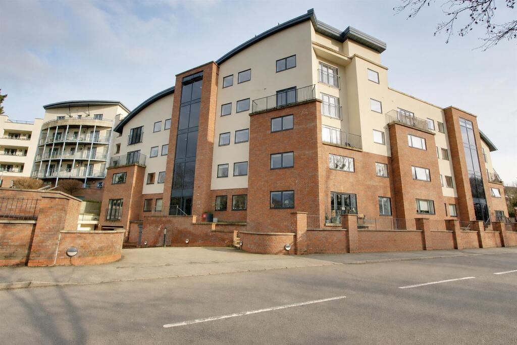 2 bed Apartment for rent in Tring. From Sterling Estate Agents - Tring 2 bed Apartment for rent in Tring. From Sterling Estate Agents - Tring