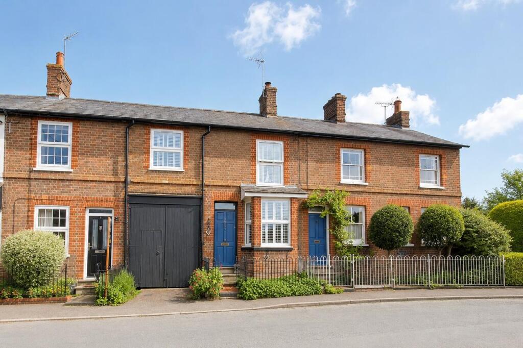 3 bed Cottage for rent in Cheddington. From Sterling Estate Agents - Tring