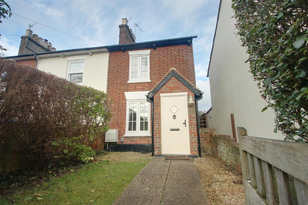 2 bed Cottage for rent in Tring. From Sterling Estate Agents - Tring 2 bed Cottage for rent in Tring. From Sterling Estate Agents - Tring