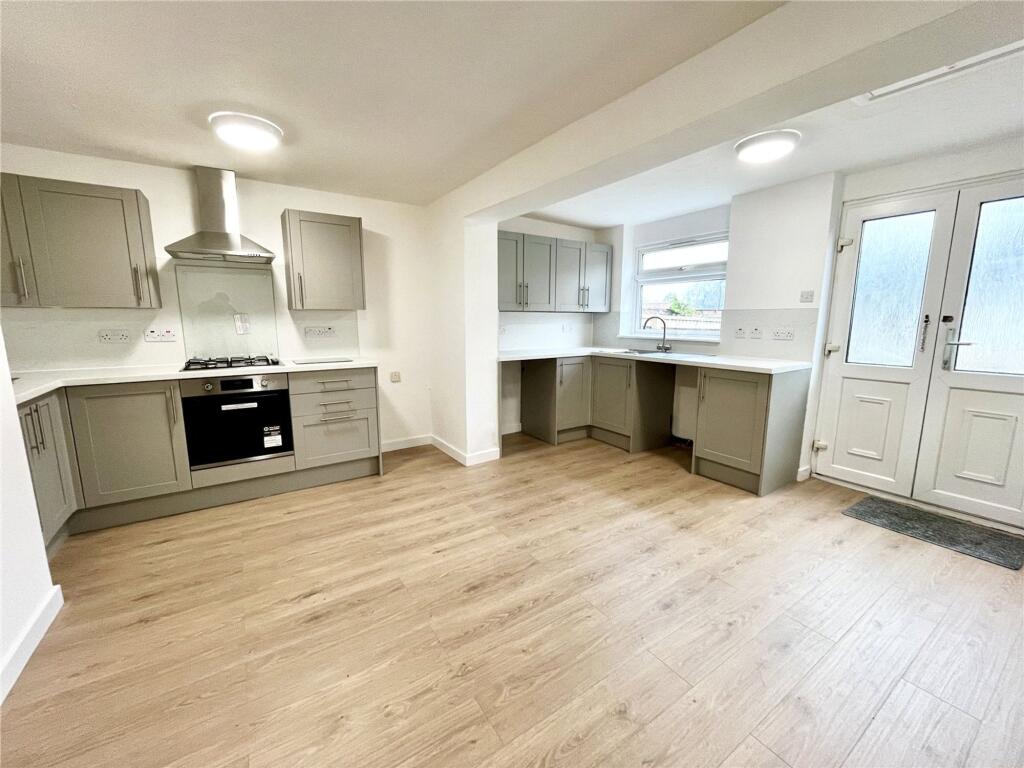 3 bed Mid Terraced House for rent in Keynsham. From The Bristol Residential Letting Co - Southville