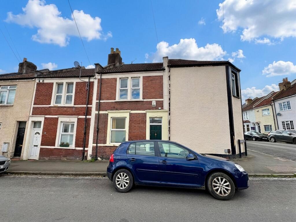 3 bed Mid Terraced House for rent in Ashton Vale. From The Bristol Residential Letting Co - Southville