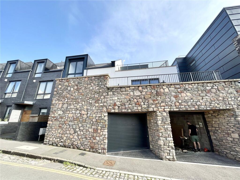 2 bed 1st Floor Flat for rent in Bower Ashton. From The Bristol Residential Letting Co - Southville 2 bed 1st Floor Flat for rent in Bower Ashton. From The Bristol Residential Letting Co - Southville
