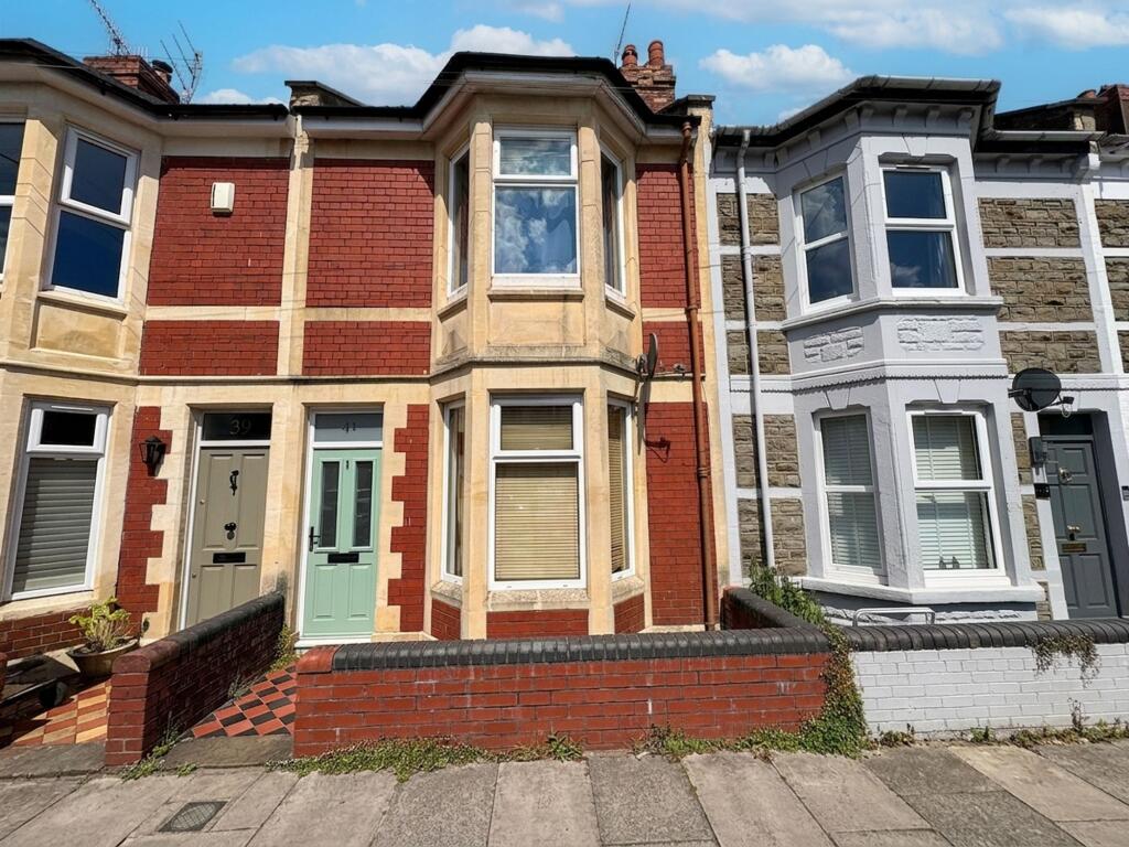 3 bed Mid Terraced House for rent in Ashton Vale. From The Bristol Residential Letting Co - Southville
