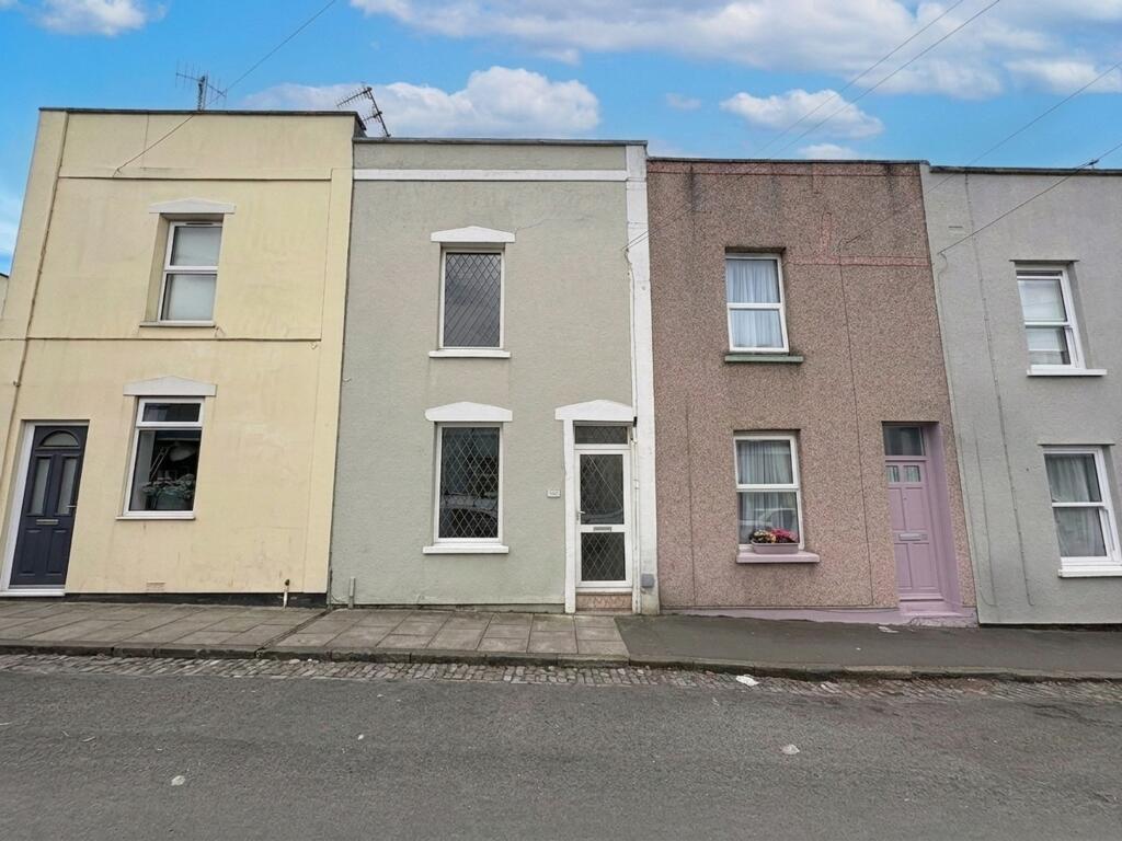 3 bed Mid Terraced House for rent in Ashton Vale. From The Bristol Residential Letting Co - Southville