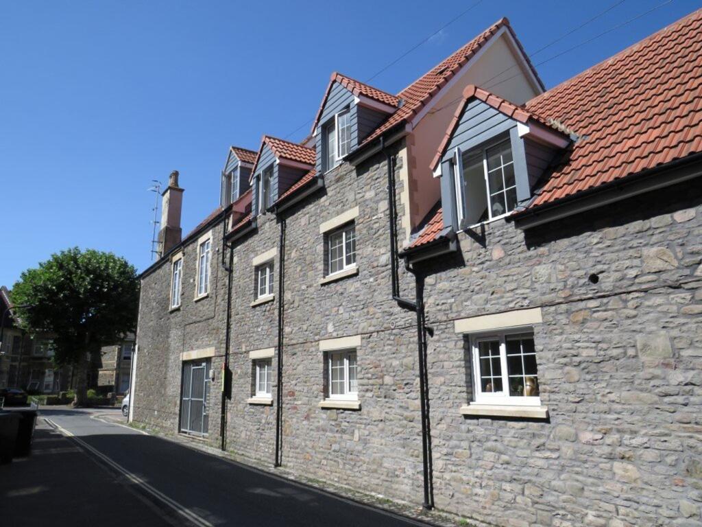 2 bed End of Terrace for rent in Bristol. From The Bristol Residential Letting Co - Southville