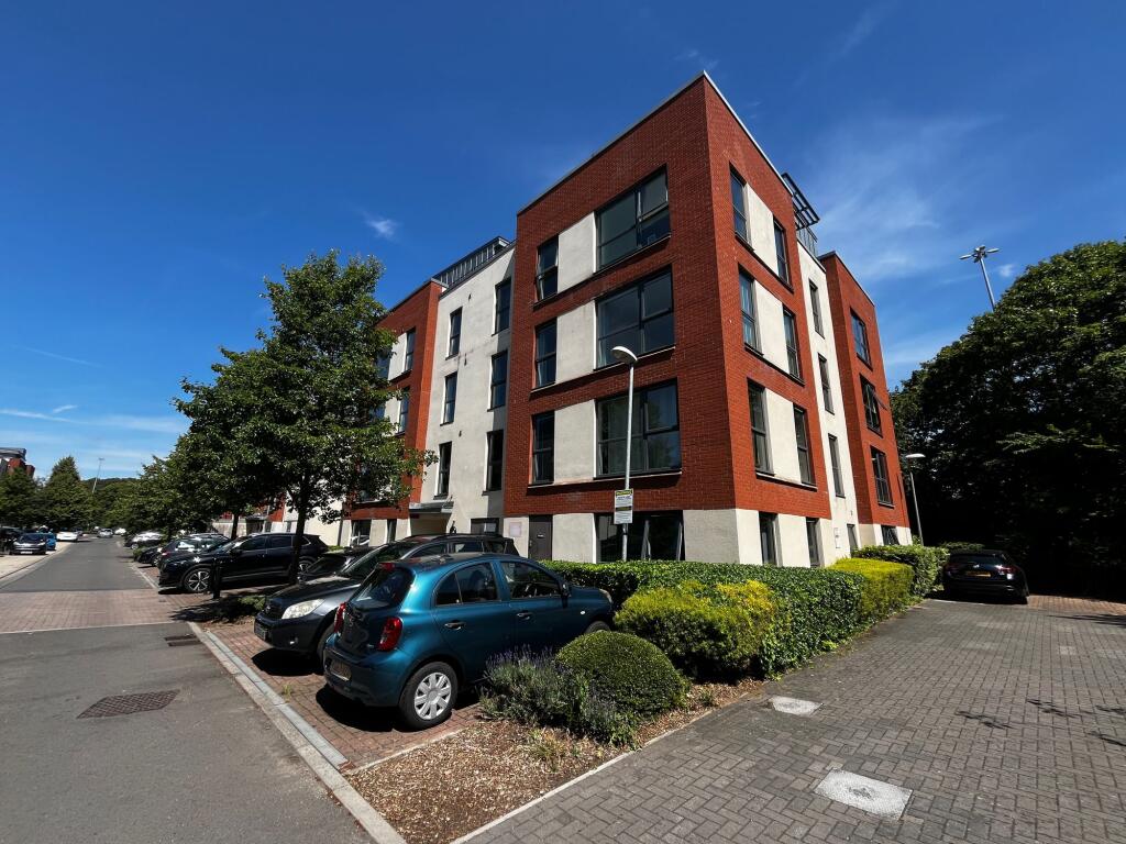 2 bed 1st Floor Flat for rent in Bower Ashton. From The Bristol Residential Letting Co - Southville