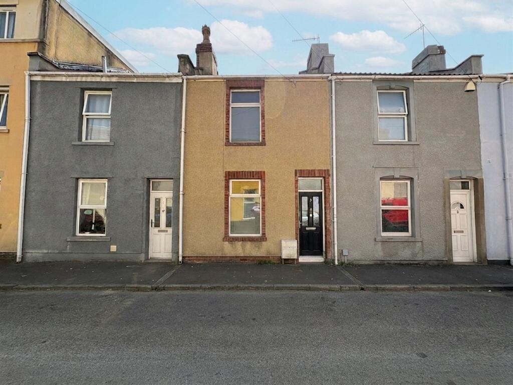 2 bed Mid Terraced House for rent in Ashton Vale. From The Bristol Residential Letting Co - Southville 2 bed Mid Terraced House for rent in Ashton Vale. From The Bristol Residential Letting Co - Southville