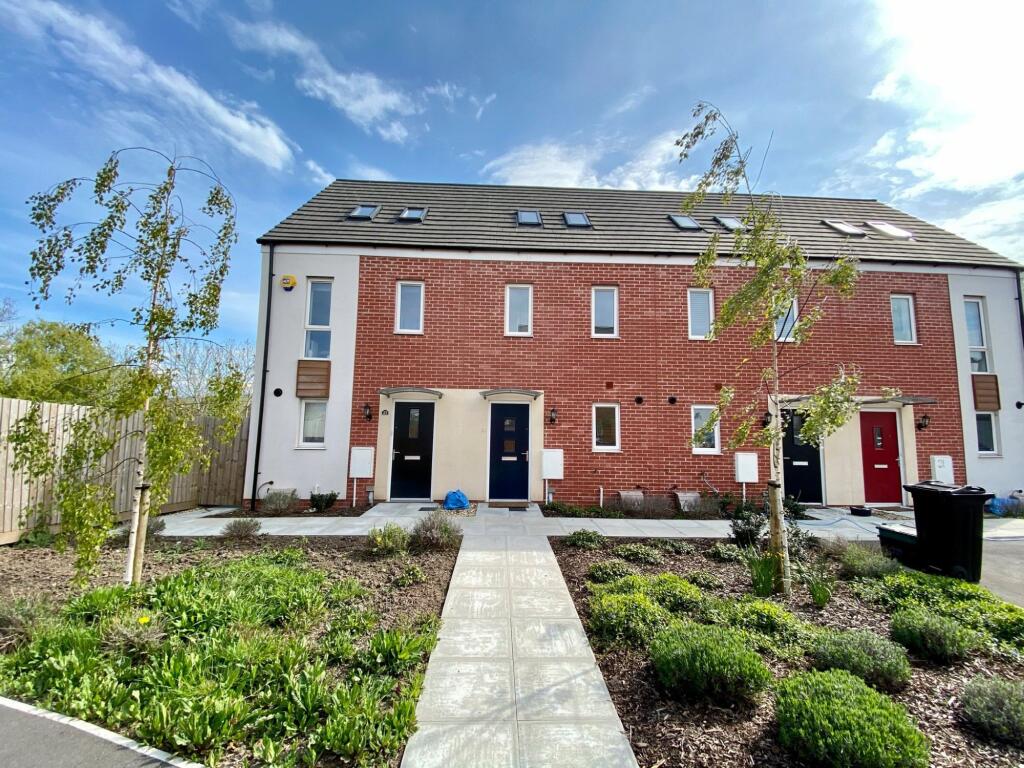 3 bed Mid Terraced House for rent in Ashton Vale. From The Bristol Residential Letting Co - Southville
