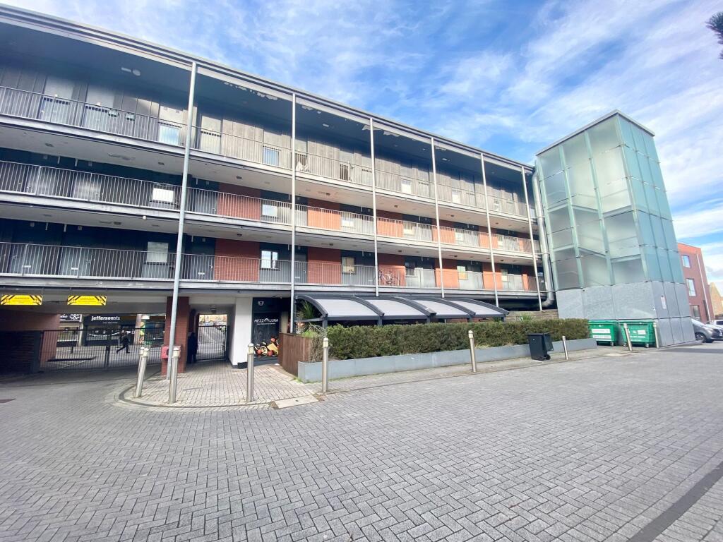 1 bed 1st Floor Flat for rent in Ashton Vale. From The Bristol Residential Letting Co - Southville 1 bed 1st Floor Flat for rent in Ashton Vale. From The Bristol Residential Letting Co - Southville