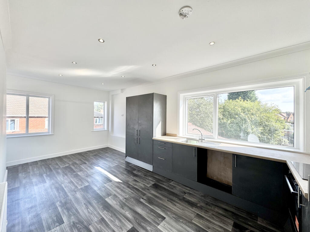 3 bed 1st Floor Flat for rent in Pontefract. From Tudor Sales & Lettings - Garforth