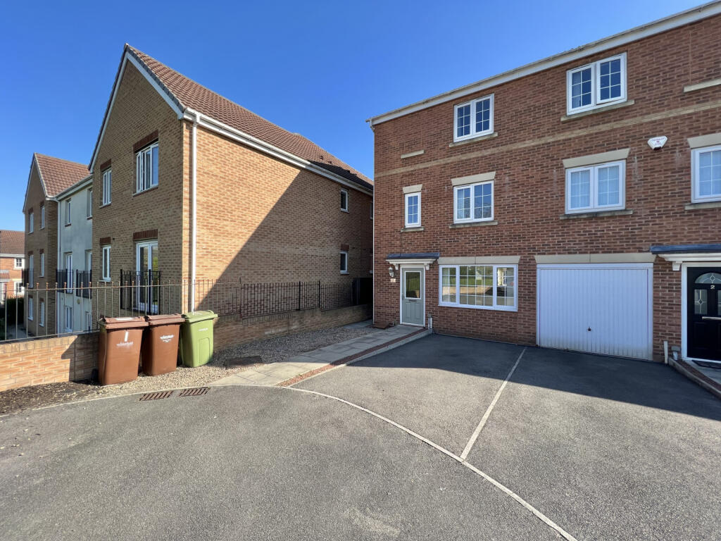 3 bed Mid Terraced House for rent in Castleford. From Tudor Sales & Lettings - Garforth