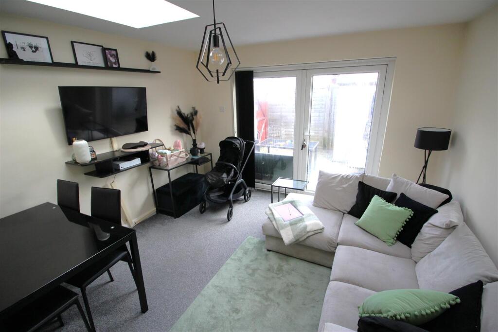 2 bed Detached for rent in Portsmouth. From Tully & Co - Southsea