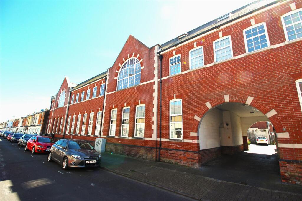 3 bed Annexe for rent in Portsmouth. From Tully & Co - Southsea