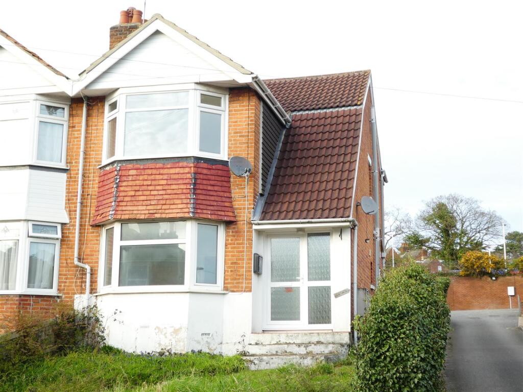 2 bed 1st Floor Flat for rent in Butlocks Heath. From Tully & Co - Southsea