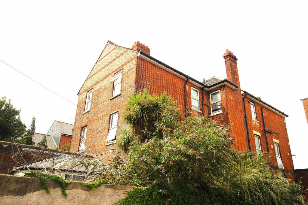 4 bed Studio for rent in Portsmouth. From Tully & Co - Southsea