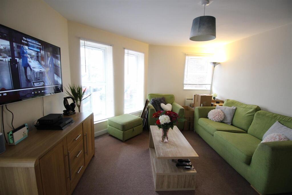 2 bed 1st Floor Flat for rent in Portsmouth. From Tully & Co - Southsea 2 bed 1st Floor Flat for rent in Portsmouth. From Tully & Co - Southsea