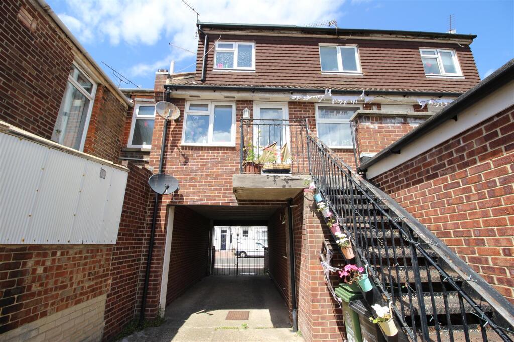 1 bed 1st Floor Flat for rent in Portsmouth. From Tully & Co - Southsea 1 bed 1st Floor Flat for rent in Portsmouth. From Tully & Co - Southsea
