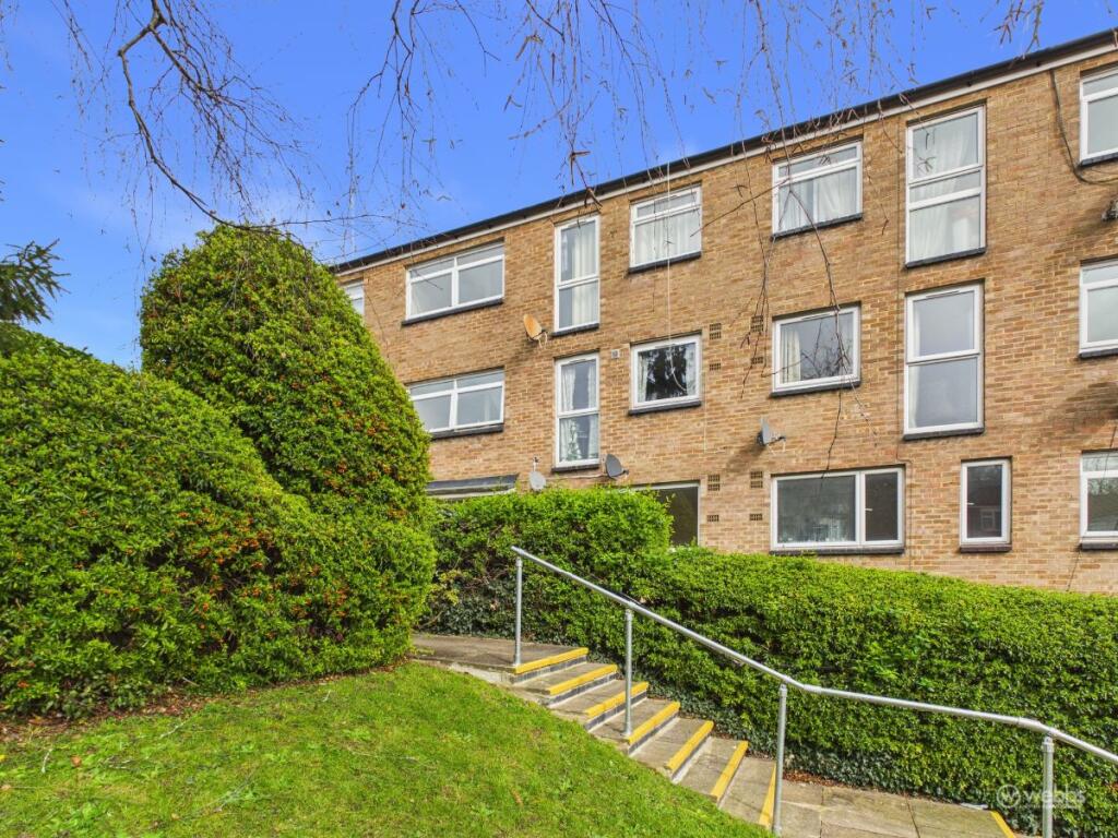 1 bed 1st Floor Flat for rent in Farleigh. From Webbs Estate Agents - Croydon