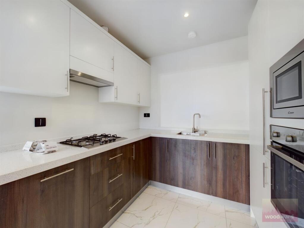 4 bed 1st Floor Flat for rent in Harrow. From Woodward Estate Agents - Harrow