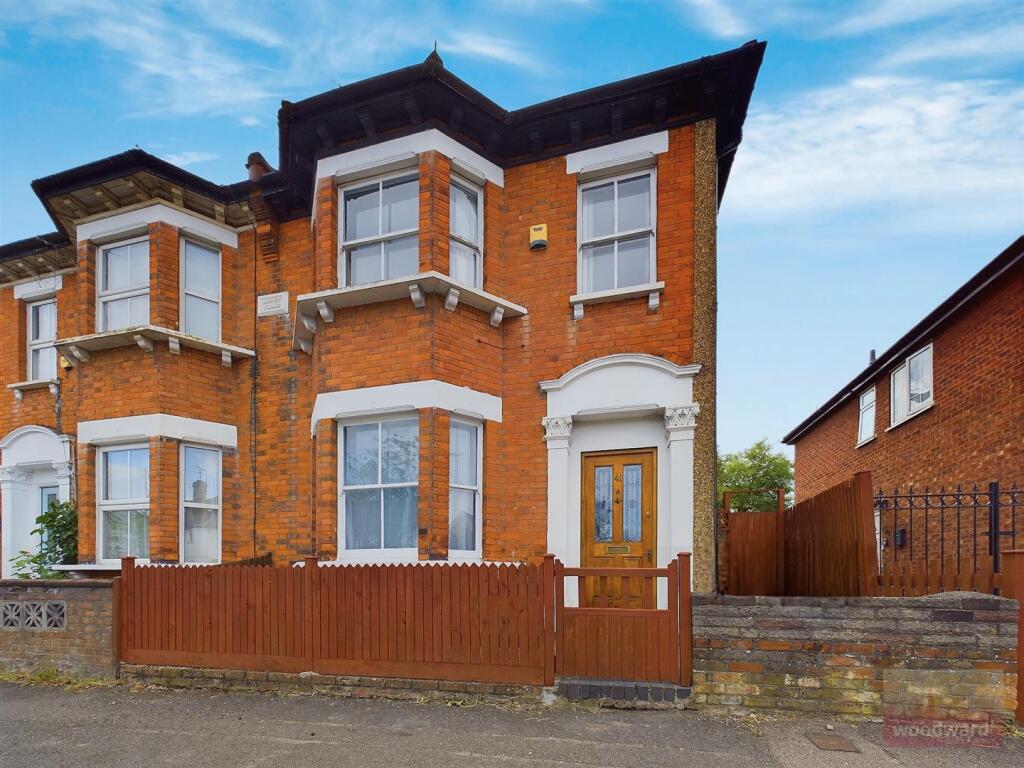 3 bed Detached for rent in Harrow. From Woodward Estate Agents - Harrow