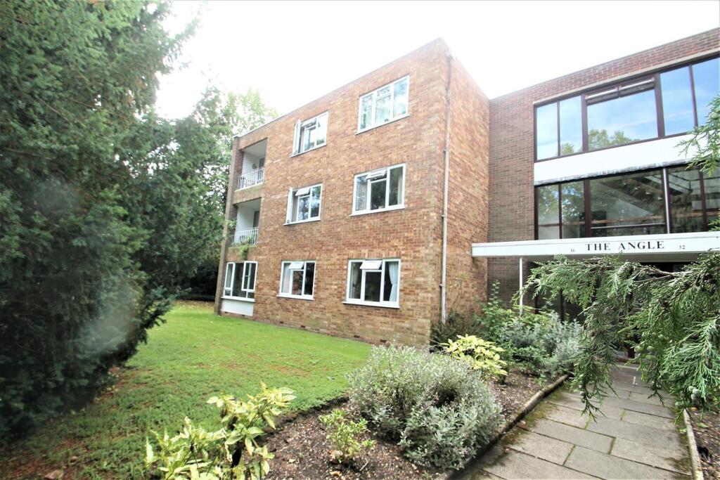 3 bed 1st Floor Flat for rent in Harrow. From Woodward Estate Agents - Harrow