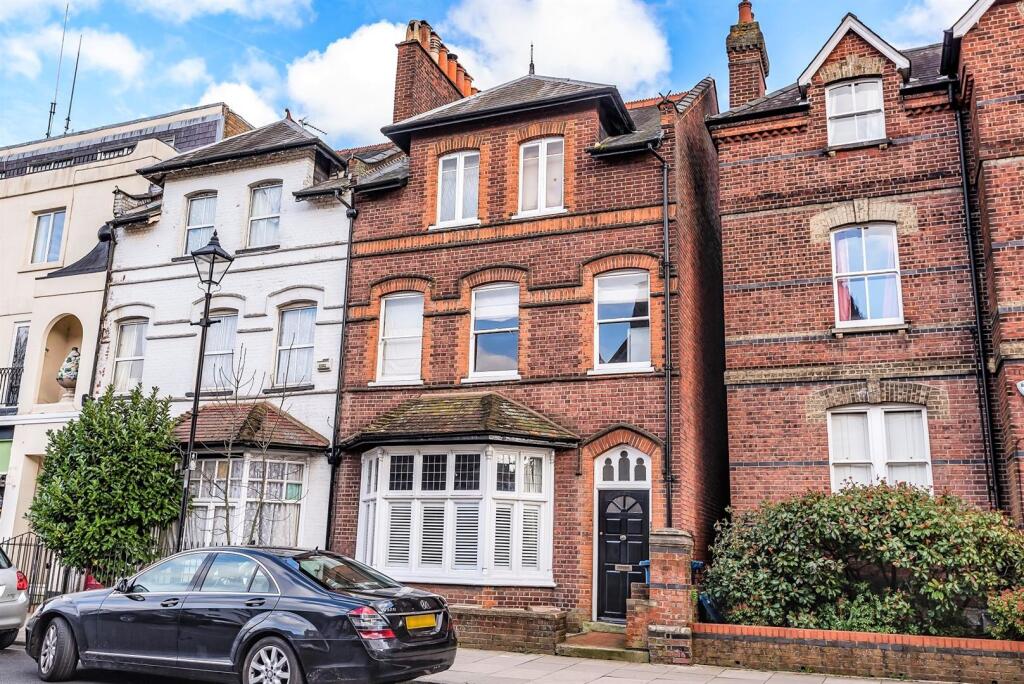 2 bed 1st Floor Flat for rent in Harrow. From Woodward Estate Agents - Harrow