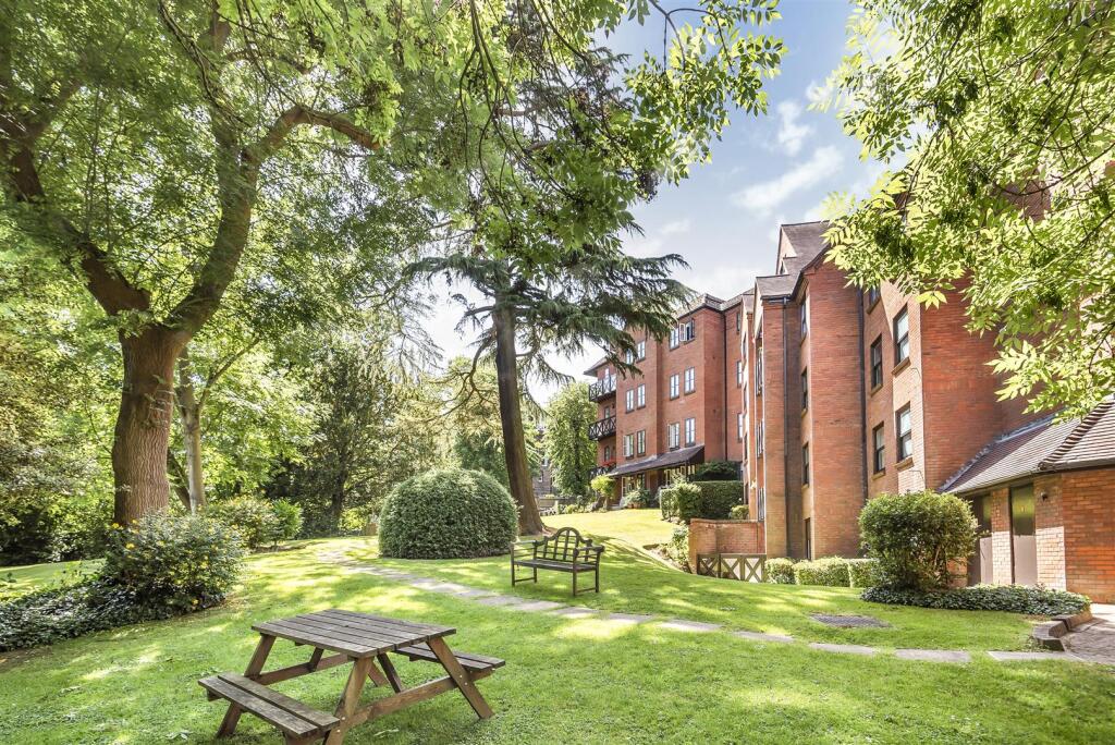 2 bed 1st Floor Flat for rent in Harrow. From Woodward Estate Agents - Harrow