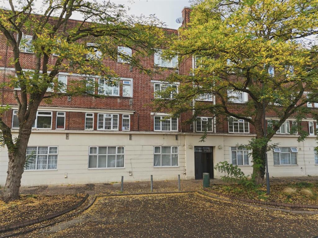 1 bed 1st Floor Flat for rent in Harrow. From Woodward Estate Agents - Harrow