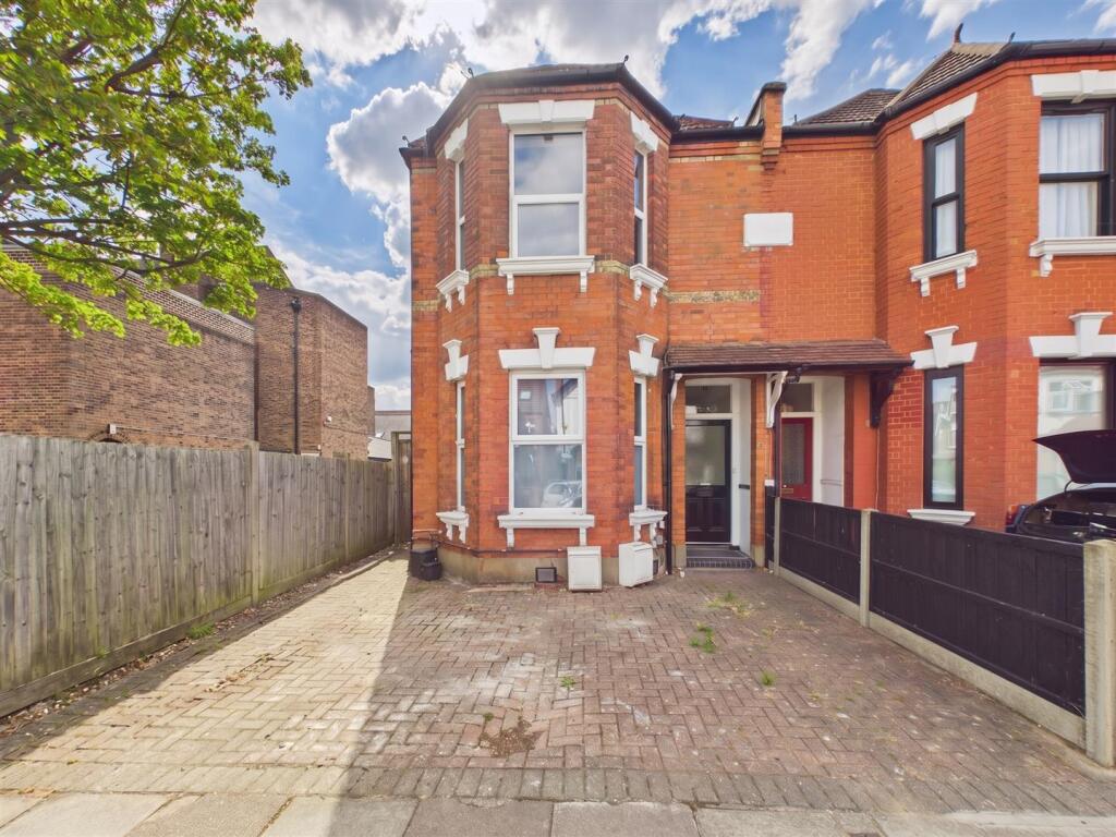 2 bed 1st Floor Flat for rent in Harrow. From Woodward Estate Agents - Harrow
