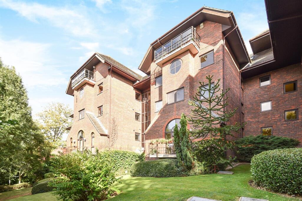 2 bed 1st Floor Flat for rent in Harrow. From Woodward Estate Agents - Harrow