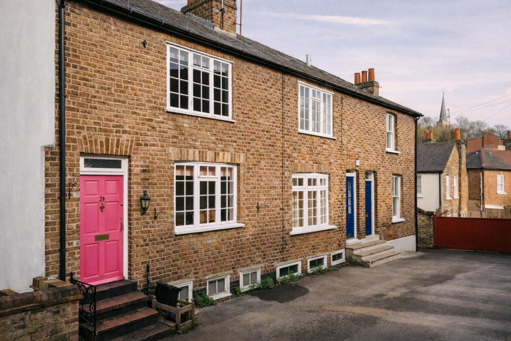 4 bed End of Terrace for rent in Harrow. From Woodward Estate Agents - Harrow