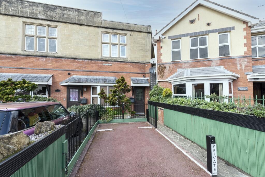 1 bed House (unspecified) for rent in Yeovil. From YeoLets - Yeovil