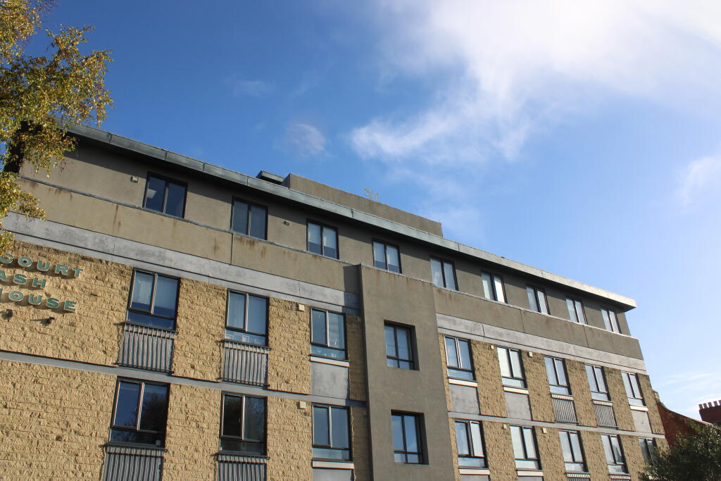4 bed Penthouse for rent in Yeovil. From YeoLets - Yeovil