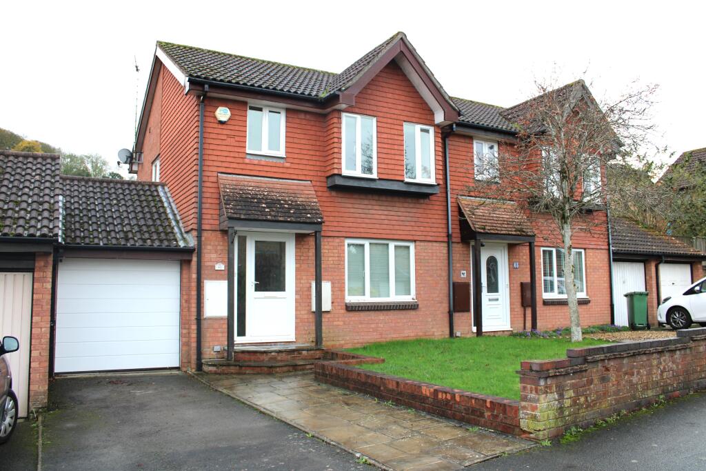 3 bed Semi Detached for rent in Yeovil. From YeoLets - Yeovil 3 bed Semi Detached for rent in Yeovil. From YeoLets - Yeovil