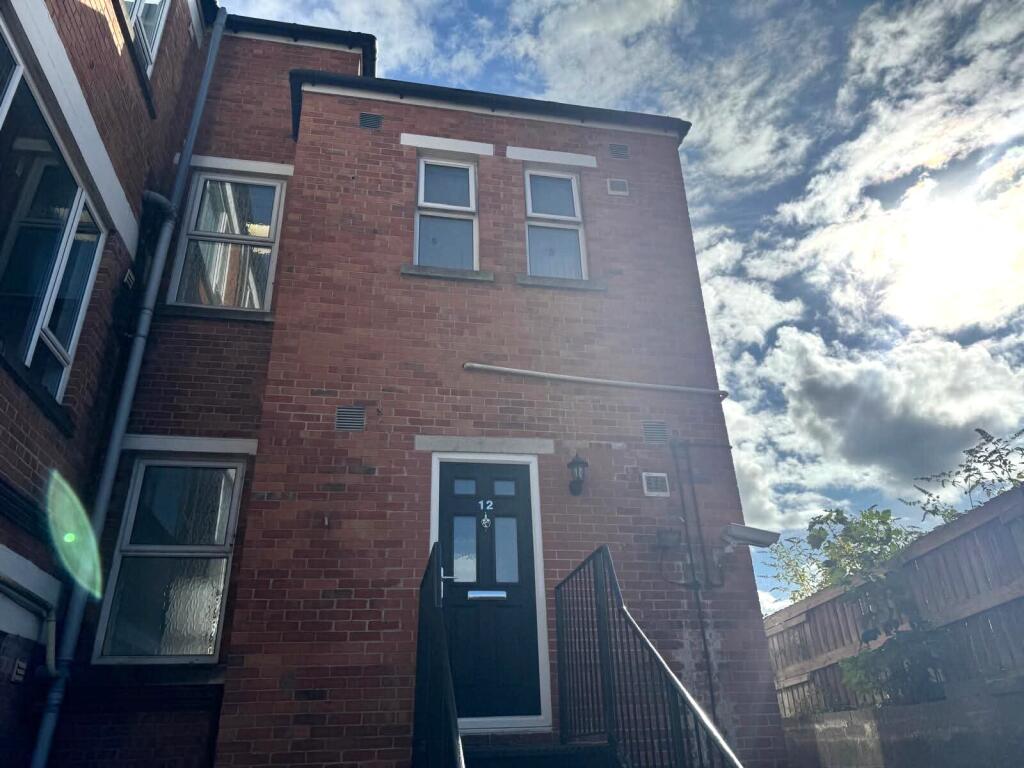 1 bed Duplex for rent in Yeovil Marsh. From YeoLets - Yeovil