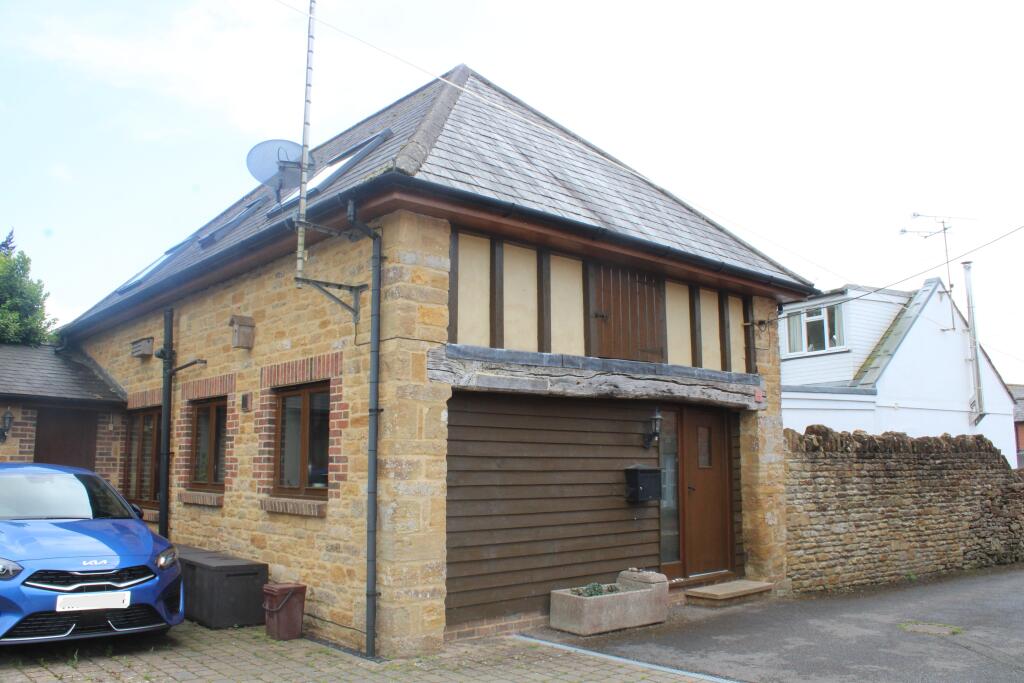 2 bed Link detached for rent in East Chinnock. From YeoLets - Yeovil