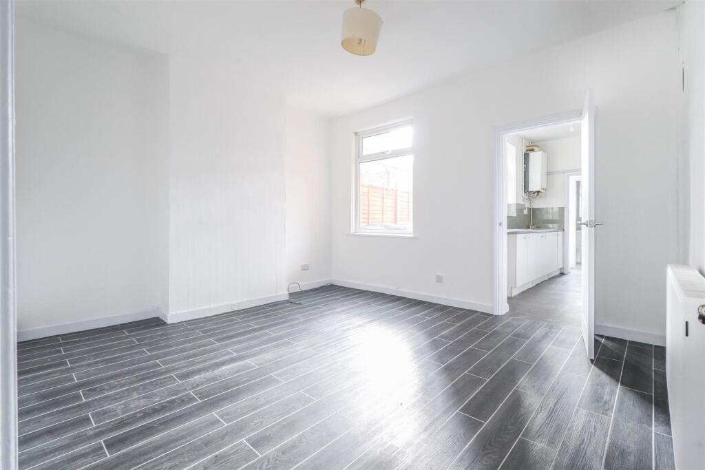 3 bed Mid Terraced House for rent in Nuneaton. From Prominence Estates - Coventry