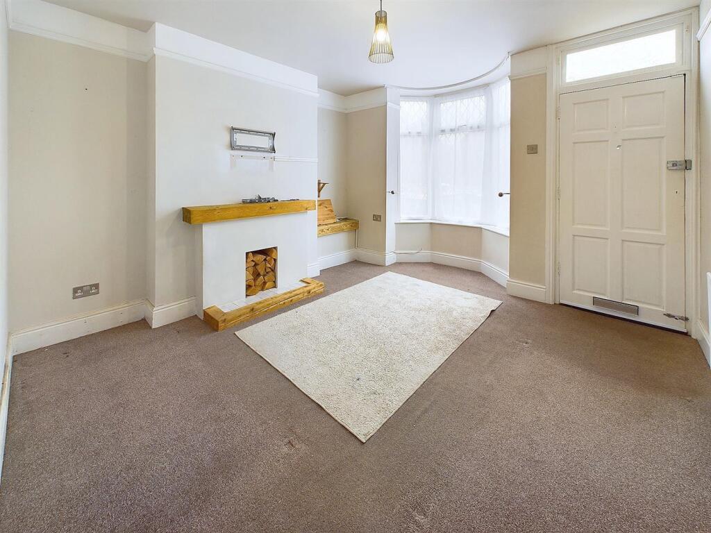 3 bed Mid Terraced House for rent in Hartshill. From Prominence Estates - Coventry 3 bed Mid Terraced House for rent in Hartshill. From Prominence Estates - Coventry